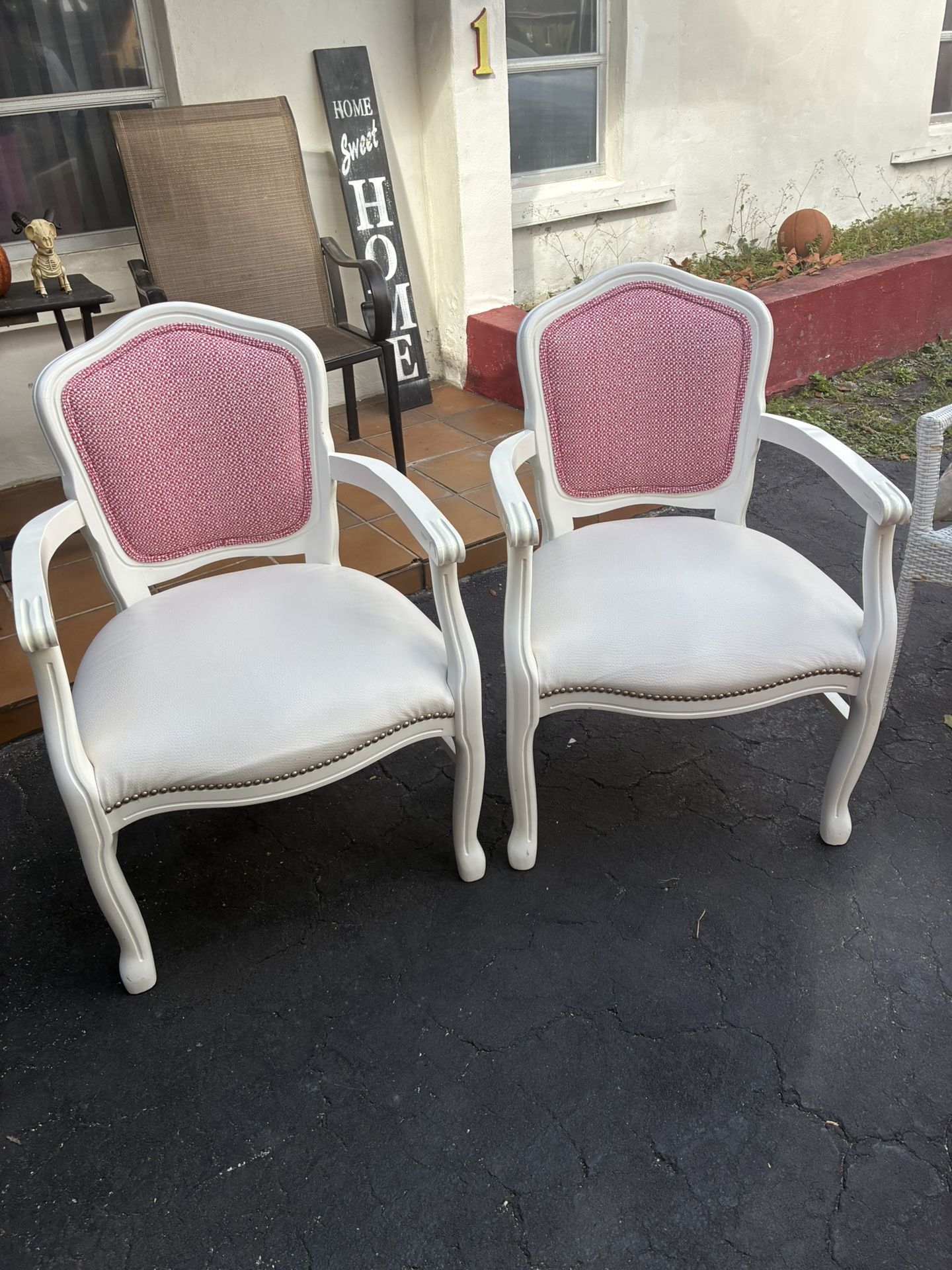 Armchair White And Pink In New Condition 