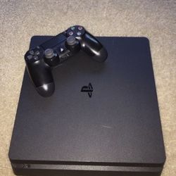 PS4 & Controller 