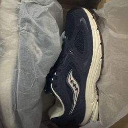 Brand New Saucony Size 10.5