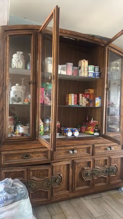 Kitchen cabinet