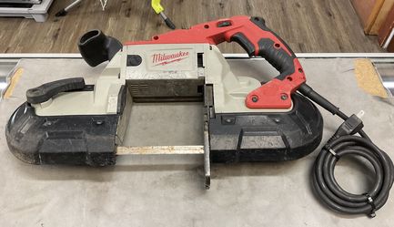 Milwaukee 11 AMP Deep Cut Band Saw