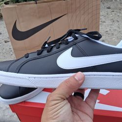 Nike Authentic black Leather shoes