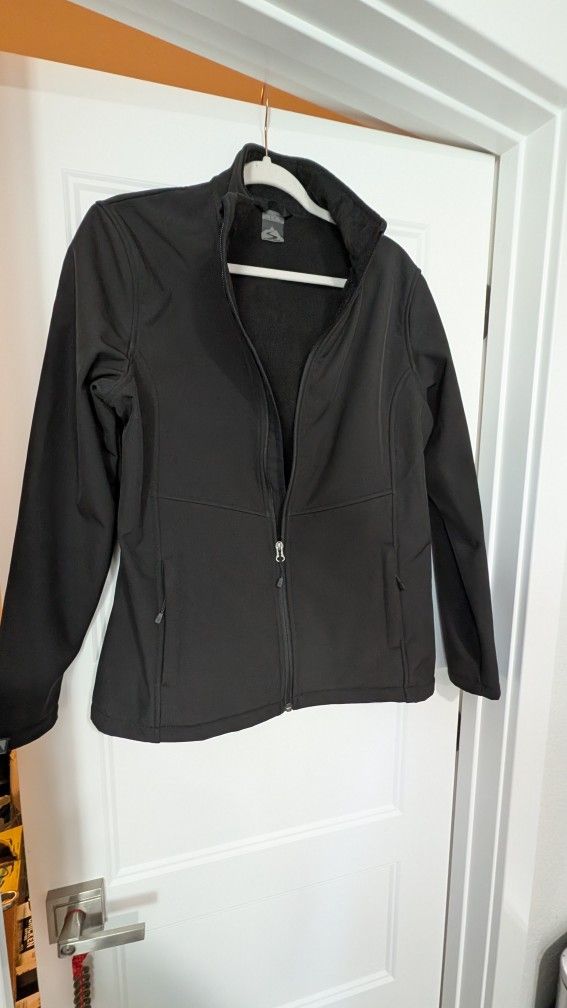 (NEW) Storm Creek Jacket
Waterproof / windproof Womens
