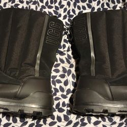 UGG  Australia Classic Klamath Short Boot