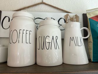 Farmhouse coffee table containers