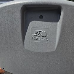 Ice Berg Chairs, Party Supplies