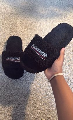 Mens balenciaga fur slides