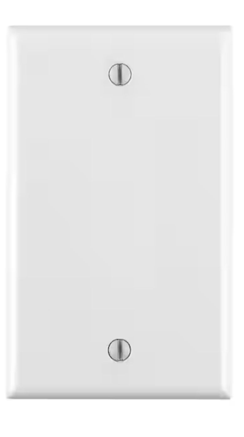 LEVITON BLANK OUTLET COVER (WHITE)