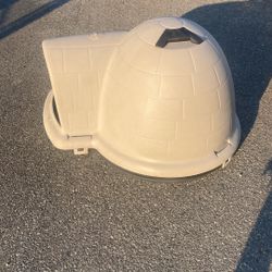 Igloo Dog House Medium 