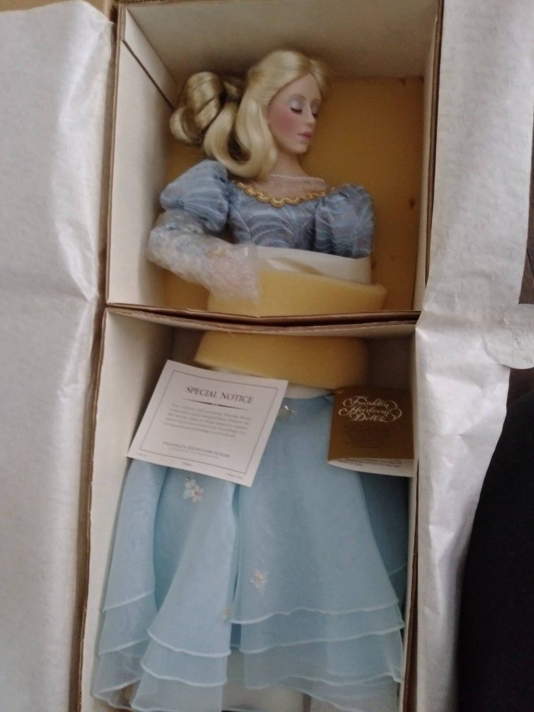 New Franklin Heirloom Mint Sleeping Beauty doll