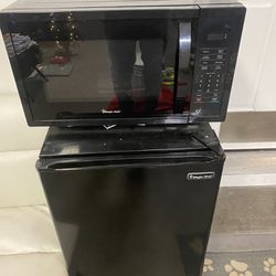 Microwave Magic Chef/ Plus/ Magic Chef  Refrigerator 