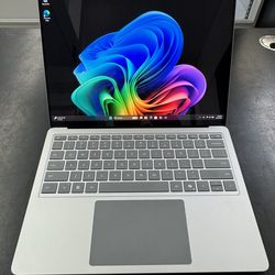 Microsoft Surface Laptop 7th Edition Mod 2036 Snapdragon X 12-core 16GB RAM 477GB SSD Windows 11 Pro