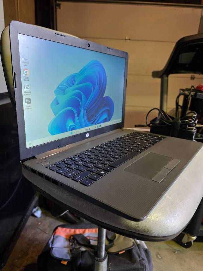 HP. 15.6" Laptop-Windows 11-256 GB SSD, 16 gb Ram,, Radeon Graphics - $185