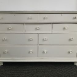 9 Drawer Dresser 