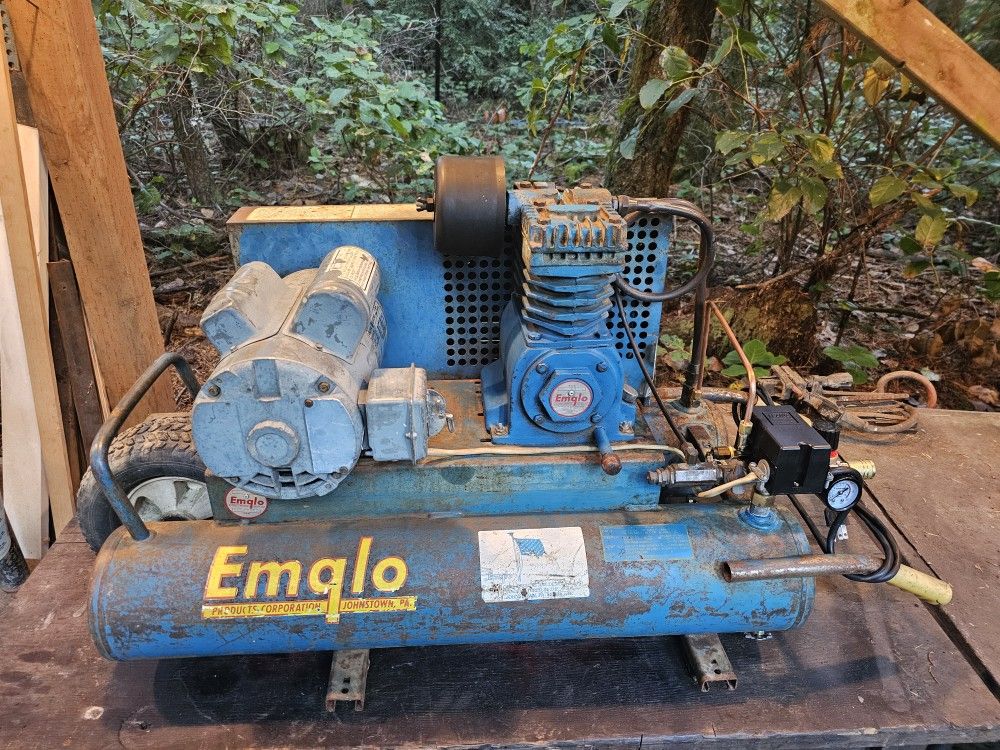 Emglo 8gallon Wheelbarrow Air compressor