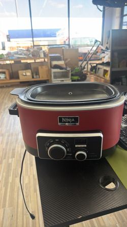 Ninja Multi-Cooker with 4-in-1 Stove Top, Oven, Steam and Slow Cooker Options, 6-Quart Nonstick Pot, and Steaming/Roasting Rack (MC950ZCN), Red