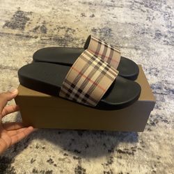 Burberry slides
