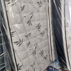 ☑️Mattress all sizes🛏️💤
🔵Pillow top🛏️
🔵Queen sizes $190
🔵Full sizes $ 170 
🔵Twin sizes $120
🔵cal King $ 310
🔵E K $ 320
🚚Delivery available$2