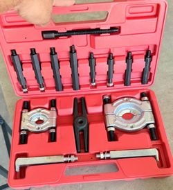 heavy-duty bearing separator and puller set.