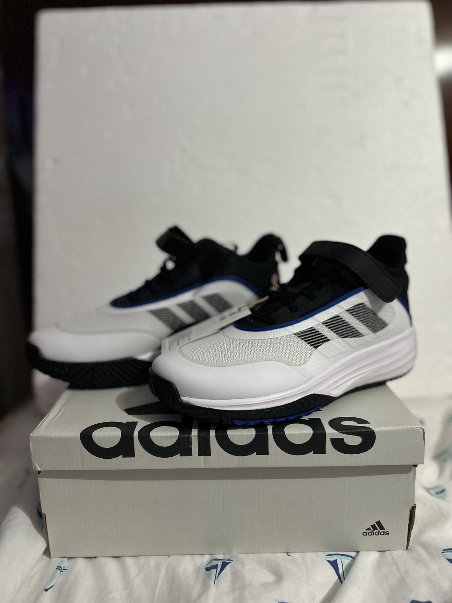 Adidas Own The Gane 3.0 Kids/Womebs Basketball Sneakers 5Y 6W