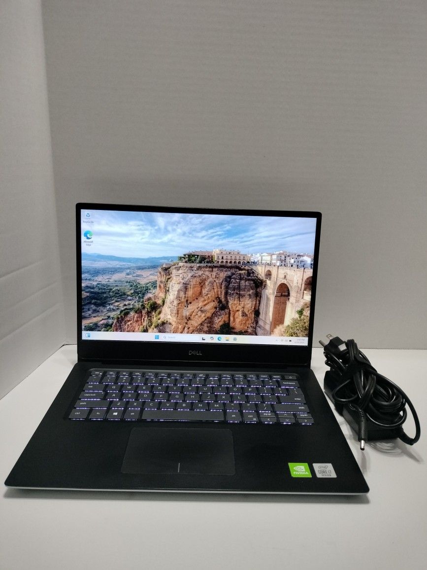 Dell i7 laptop w/ 512GB SSD, 16GB RAM, backlit keyboard and charger for $200 obo!