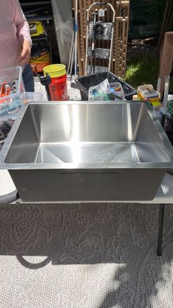 23x18 under mount sink