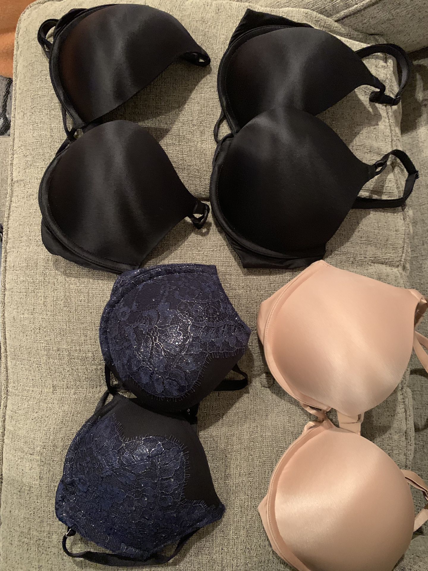 Victoria's Secret bombshell bra for Sale in Pico Rivera, CA - OfferUp