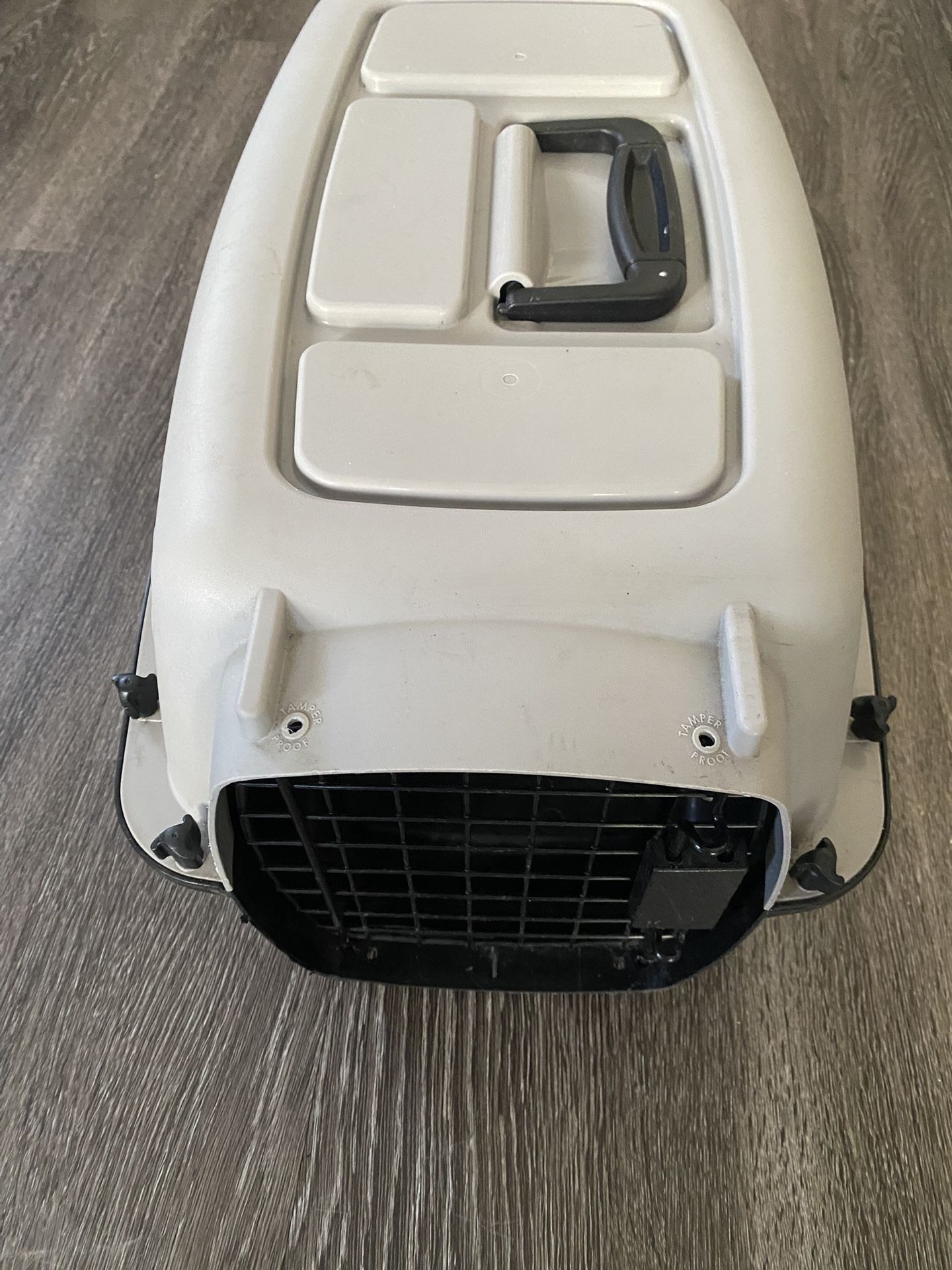 Dog Crate/ Dog Carrier