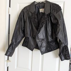 Vintage Woman's Leather Coat Size large. Excellent Condition