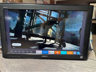 Sony Bravia 32 in HD TV