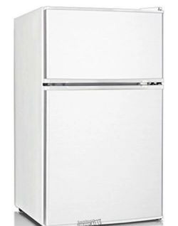 Keystone 3.1 Cu Ft Two Door Mini Fridge w Freezer White 20 x 18.5 x 33.2 inches