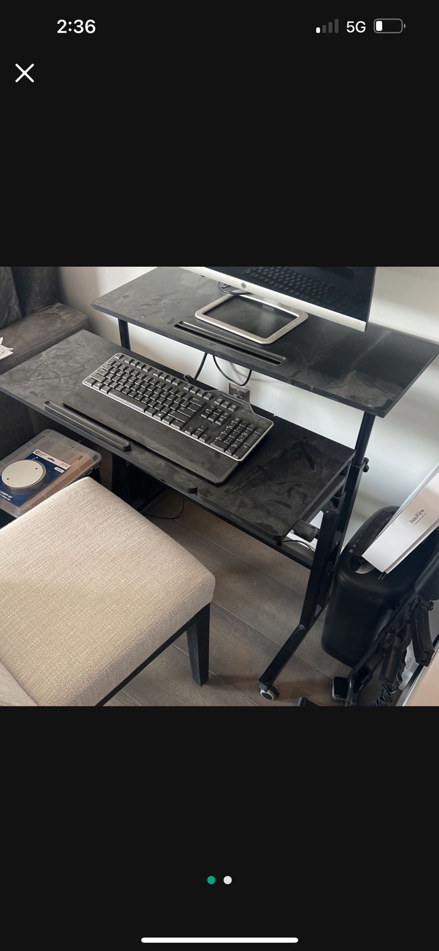 Small computer desk on wheels 