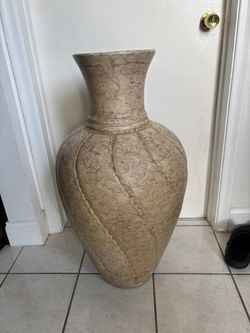 Very large / heavy 33” tall floor vase Needs painted See all pictures 