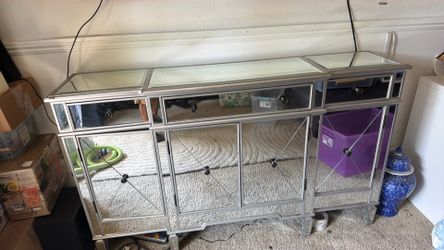 Mirrored tv stand