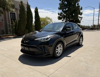 2021 Toyota CHR - Low Miles - Clean title - Free Warranty!!!