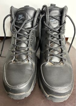 Men Nike boots 8.5