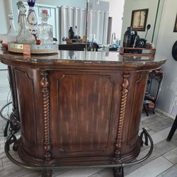 Bar & Bench