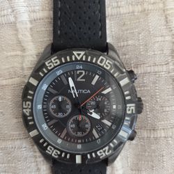 Men's Nautica N18720G NST Chronograph Watch With Owner's Manual