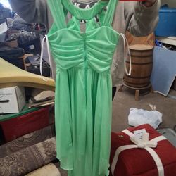 Beautiful Sea Foam Prom Dreas