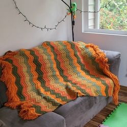 Acrylic knitted throw blanket