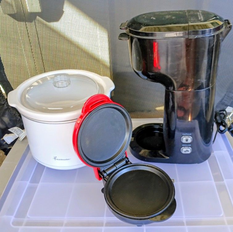 Coffee Maker Slow Cooker And Mini Griddle $20 For All 3