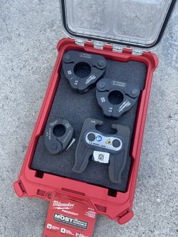 Milwaukee 1/2 in. - 1 in. IPS-P BIP Pivoting Black Iron Pro Press Ring Kit Gas Pipe w/ PACKOUT M12 FORCE LOGIC ProPress Tool  $1599 