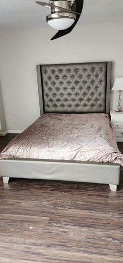 Queen bed set