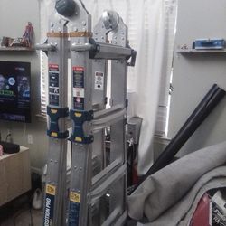 Warner Multi-position With Power Light Rails Extends Out 26 Ft Folds Down To 6 Ft