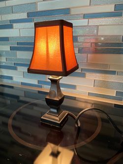 Bookshelf lamp
