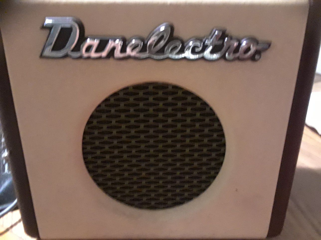 Danelectro amp