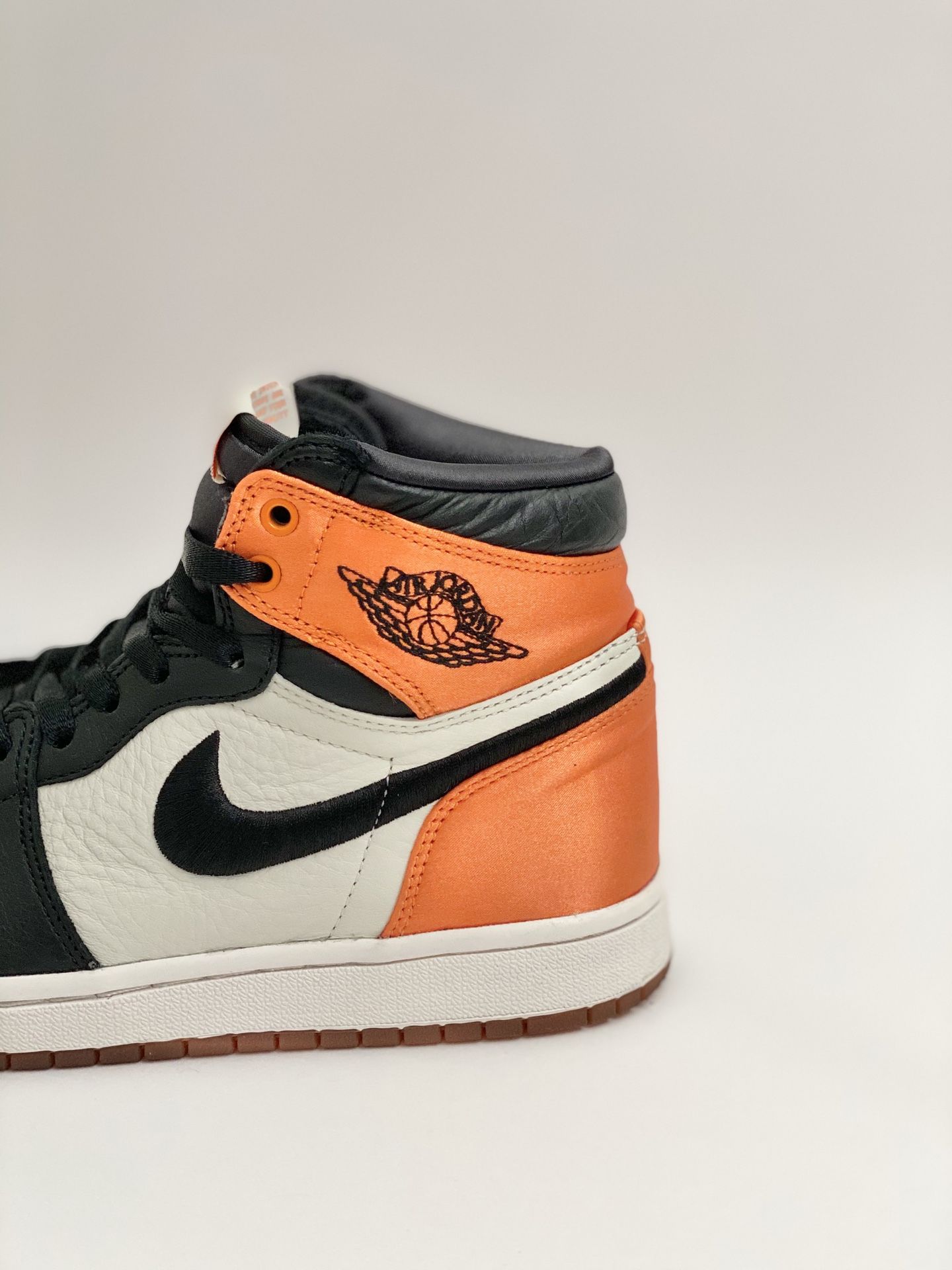 WMNS Jordan satin shattered backboard