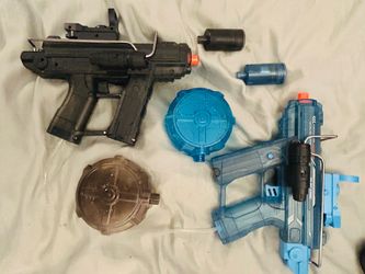 2 per set BRAND NEW WATER GUNS w/ LIGHTS