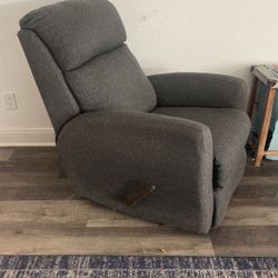 Small Recliner 