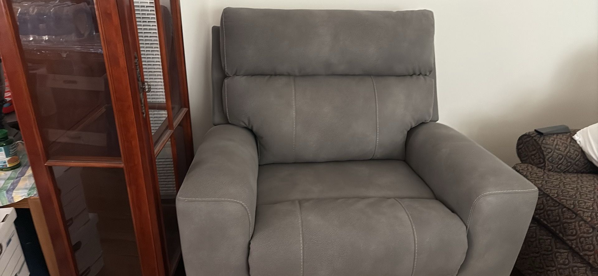 Reclining Chair-plug In and Relax